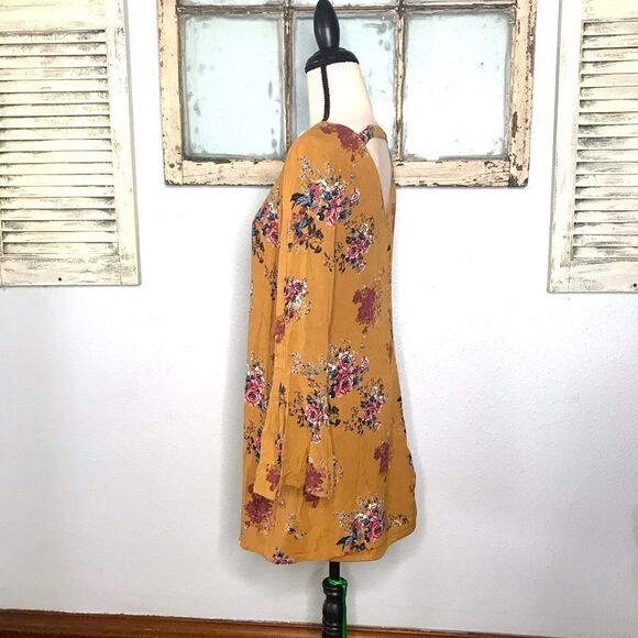 Beautiful Floral Alter’d State Boho Style Mini - Picture 8 of 10